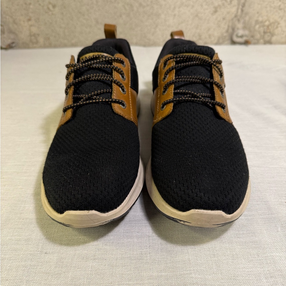 Skechers Black and Tan Men's Sneakers
